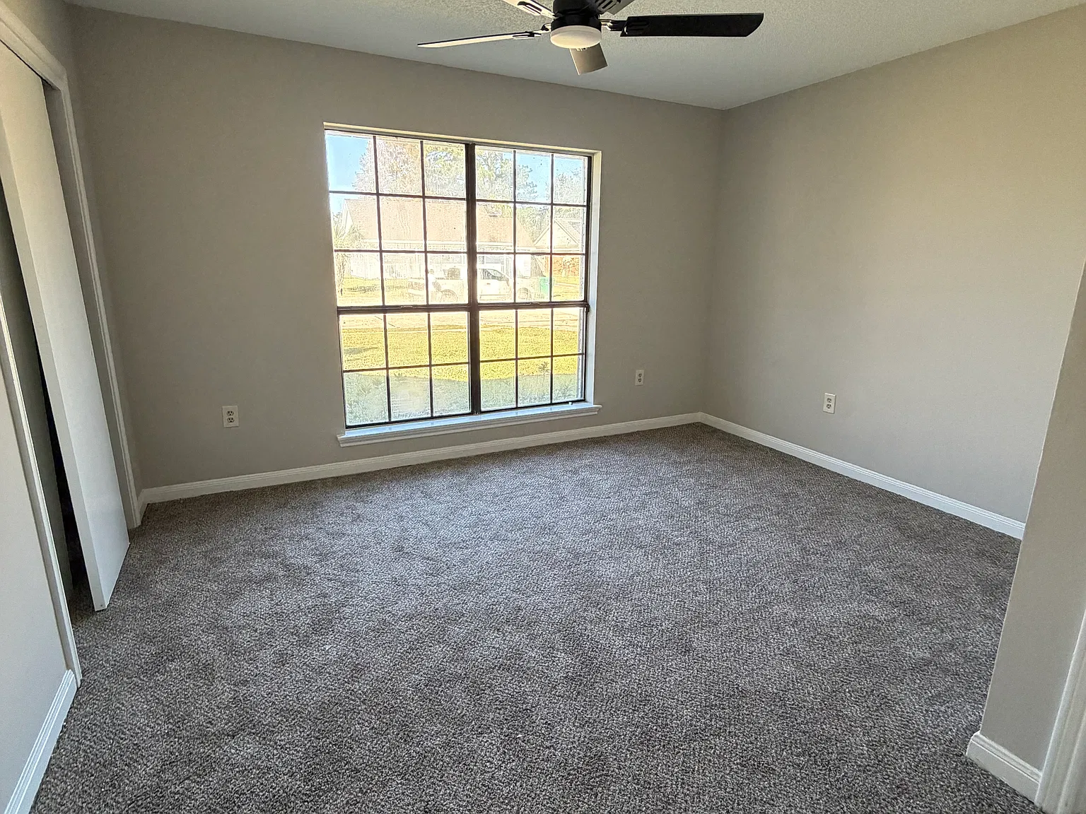 5 bed, 1700 sqft, $1,690 — Photo 3