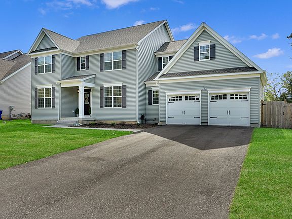 3rd image of 375 Colonial Dr