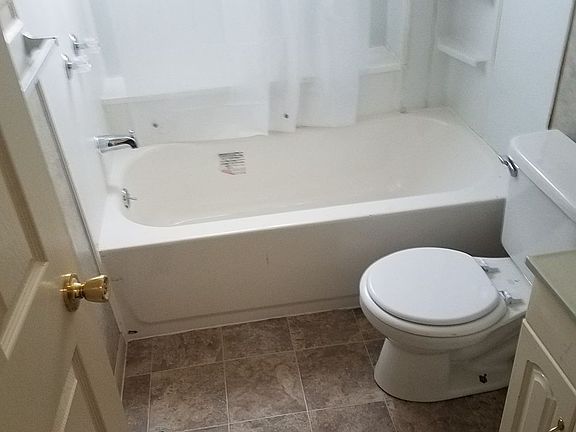 4th image of 1119 N Kealing Ave