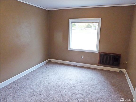 5th image of 301 Columbia Ave