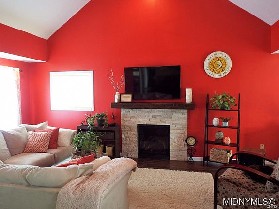 3rd image of 1233 Greenview Dr