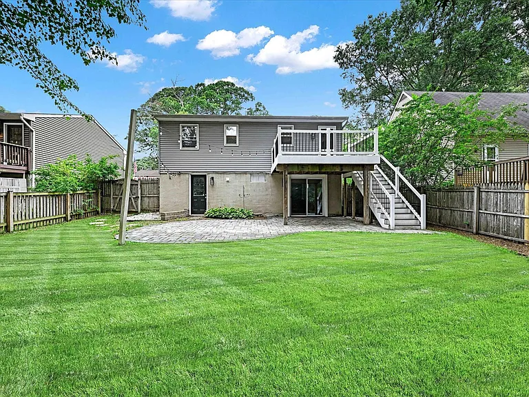 531 Kenmore Rd — Photo 22