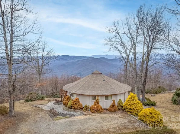 100 Fawns Rst, Black Mountain, NC 28711