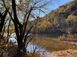 370 Trout, Alderson, WV 24910