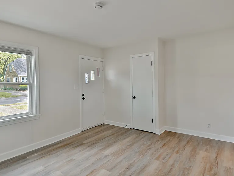 304 Merrill Ave — Photo 21