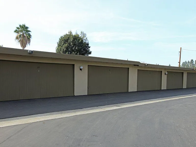2944 Frontera St — Photo 9