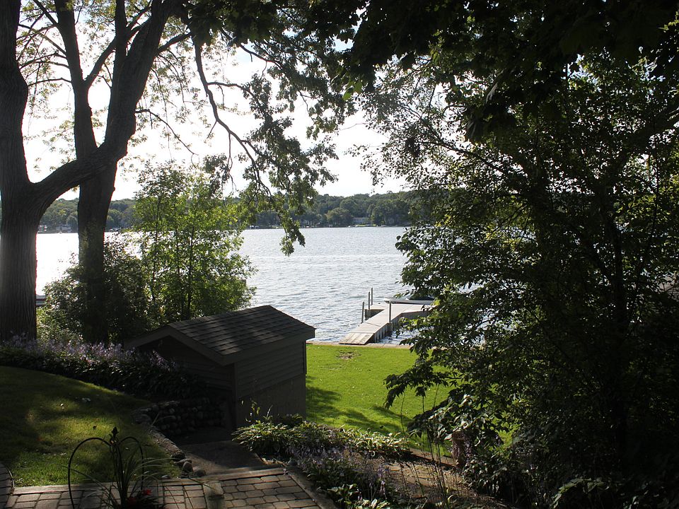 2nd image of 335 Indian Point Rd