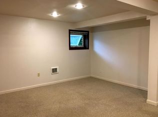 258 SW 11th St, Newport, OR 97365