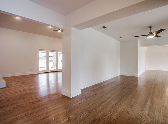 3rd image of 6022 Meadow Crest Dr