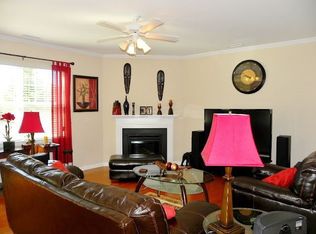 2918 Lake James Dr, Fuquay Varina, NC 27526