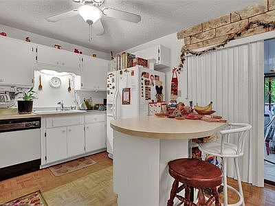 4th image of 1635 Cedarbrook St