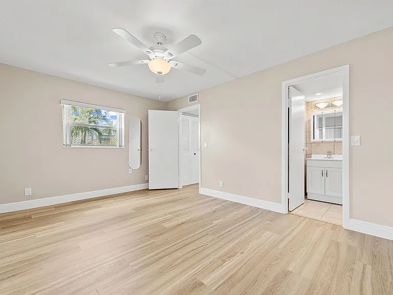 723 Flanders Dr #P — Photo 28