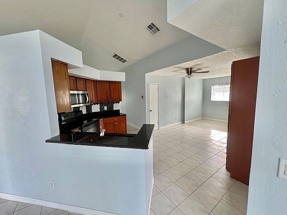 2nd image of 208 Coral Reef Cir