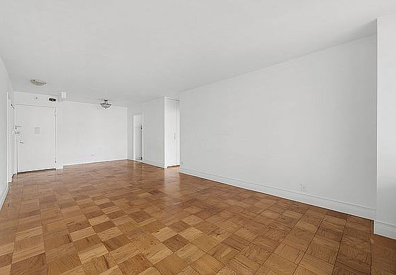 4th image of 220 E 65th St APT 23H