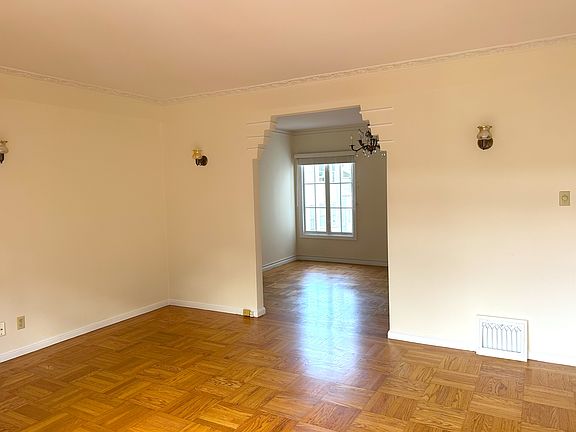 4th image of 1224 Willard St