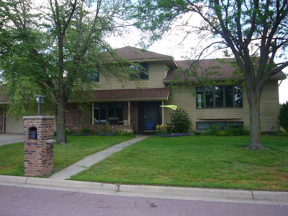 1st image of 1203 Lloyd Ln