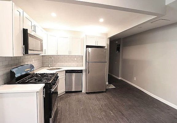 2nd image of 546 Isham St APT 3A