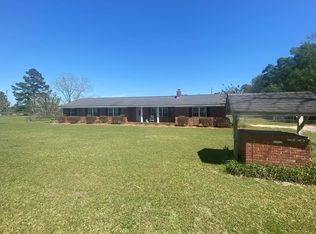 3255 Rebecca S Waldron Rd, Ambrose, GA 31535