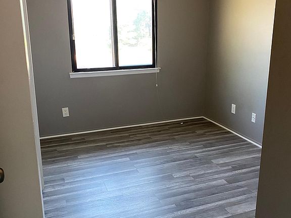 5th image of 7414 Manor Cir APT 202
