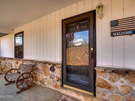 5th image of 521 Sourdough Hollow Rd