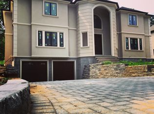 267 Henry St, Paramus, NJ 07652