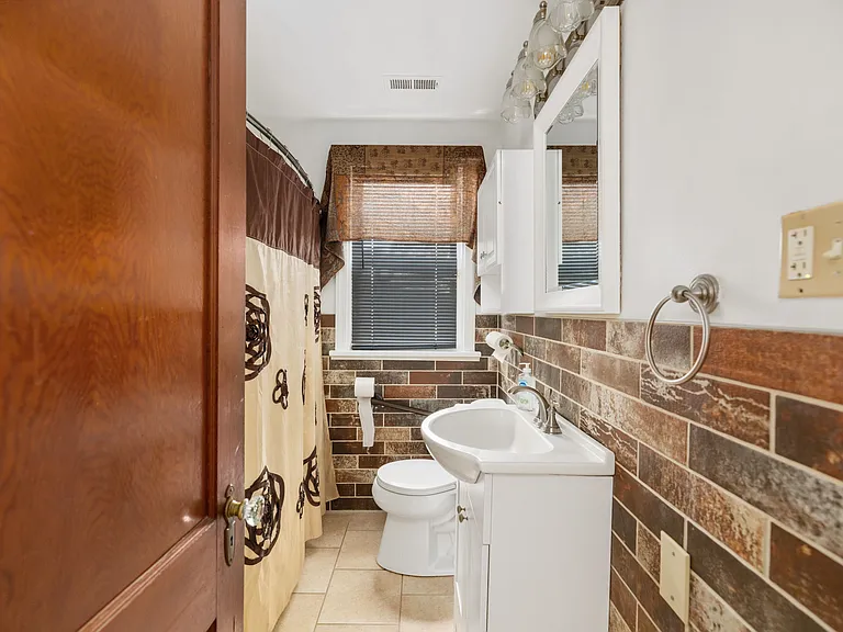 3158 Moody Ave — Photo 27