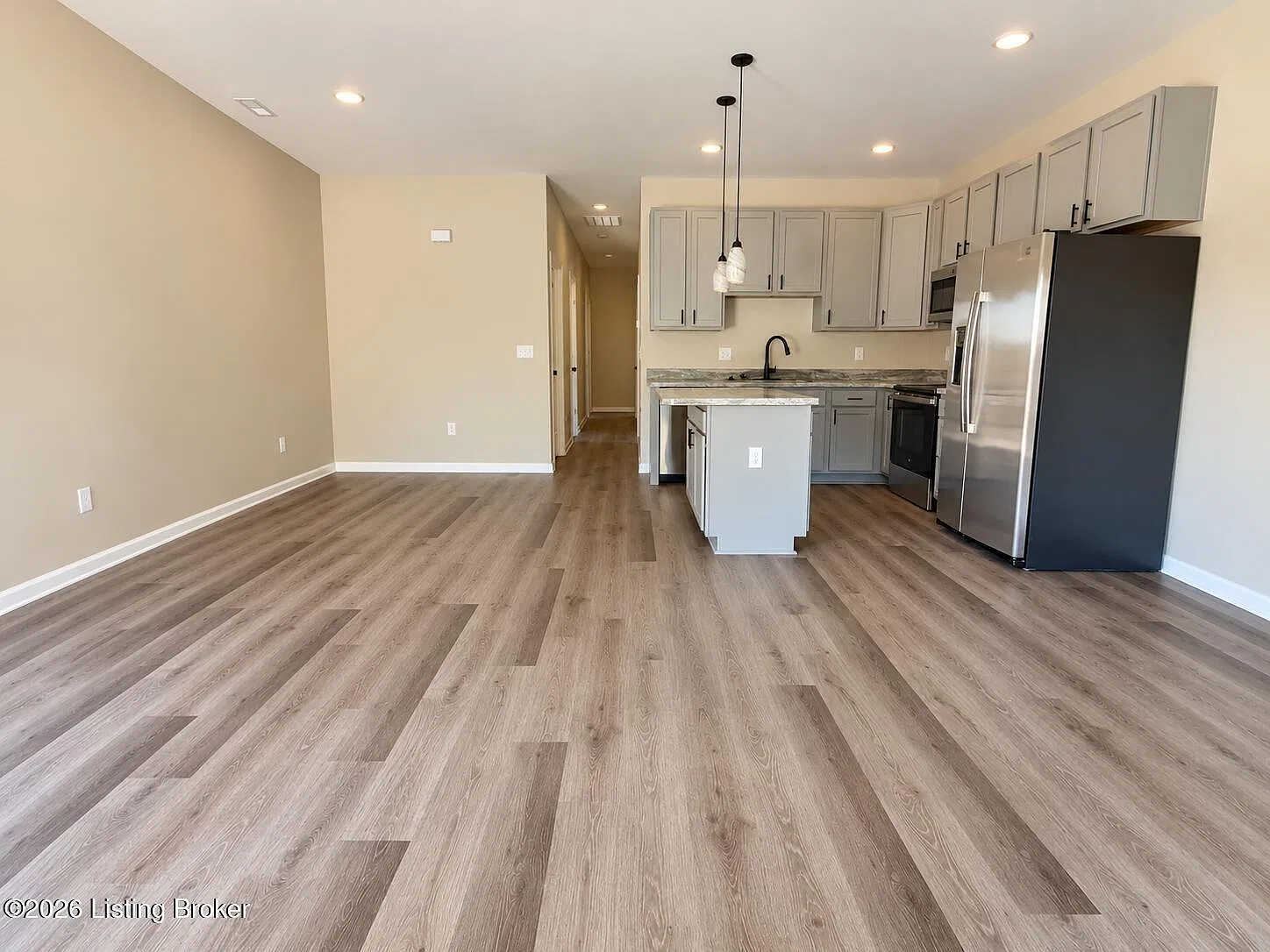 3 bed, 2.0 bath, 1200 sqft, $1,695 — Photo 3