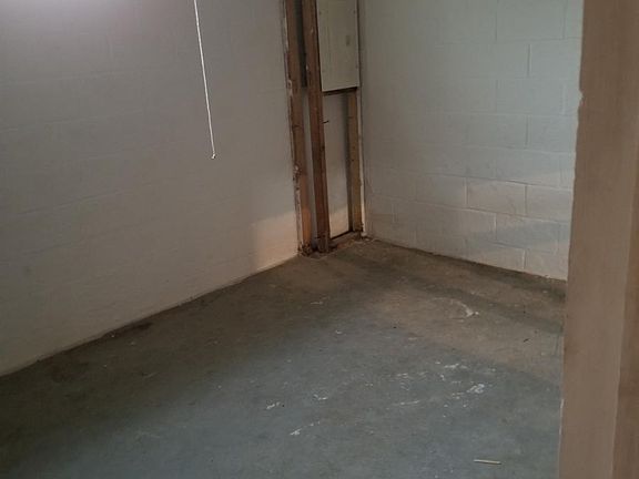 5th image of 4002 Douglas Ave