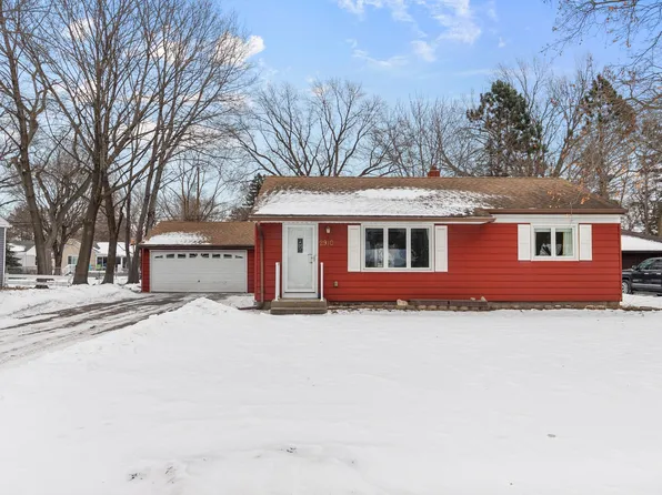 2910 Simpson St, Roseville, MN 55113