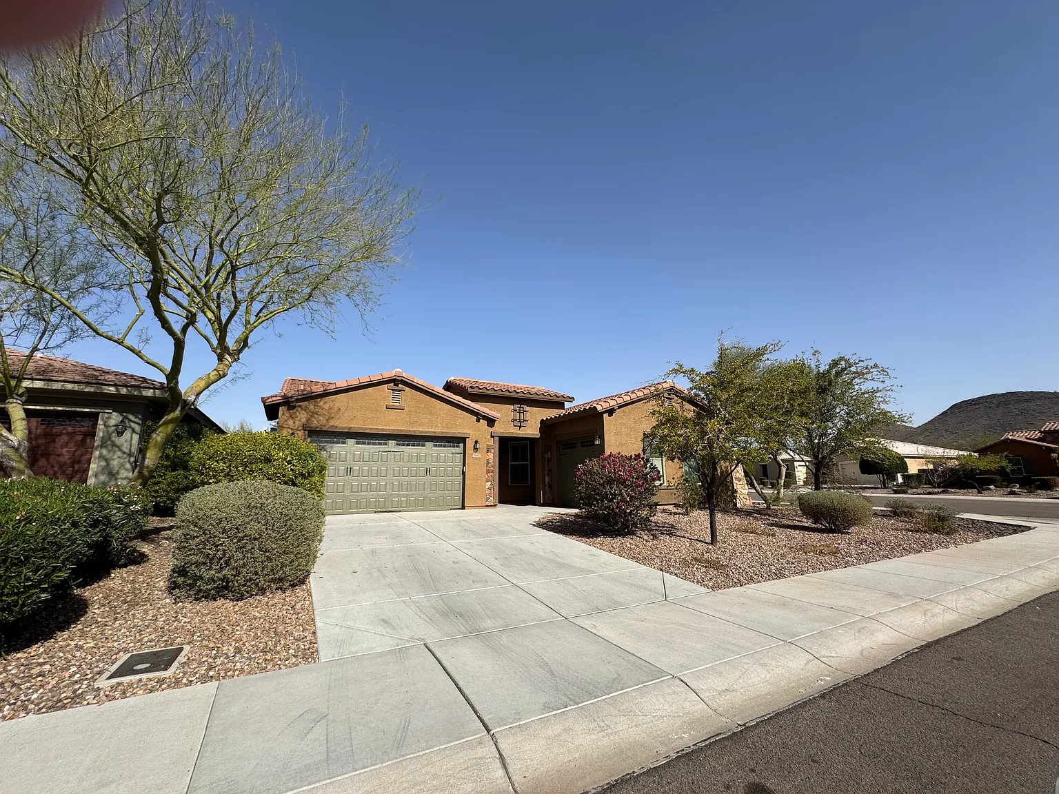 4 bed, 2478 sqft, $2,800 — Photo 2