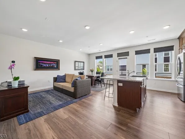 7 Jessica Ln 11202, Union Twp., NJ 07083