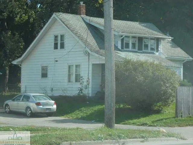 4515 S Waverly Rd photo 1