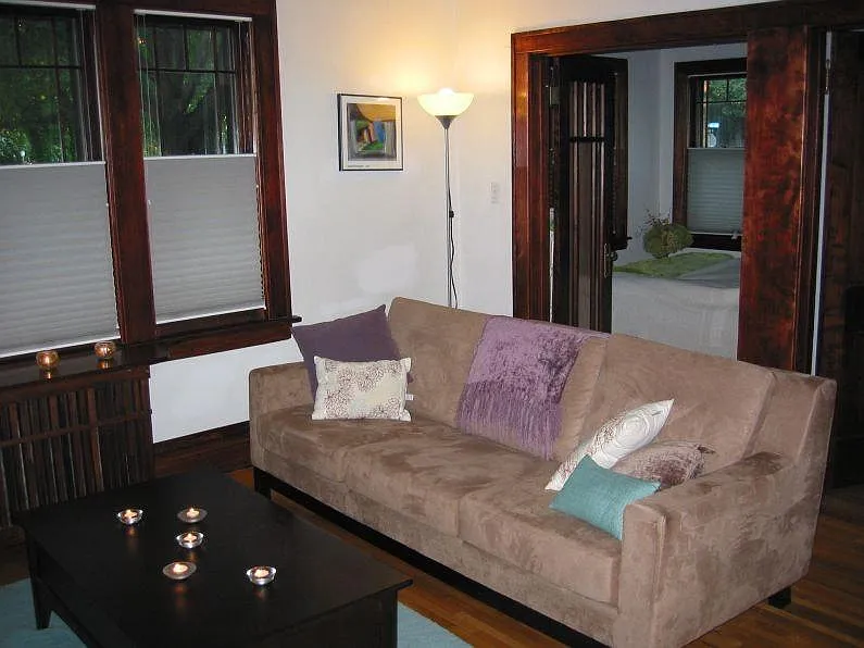2 bed, 1050 sqft, $1,900 — Photo 3