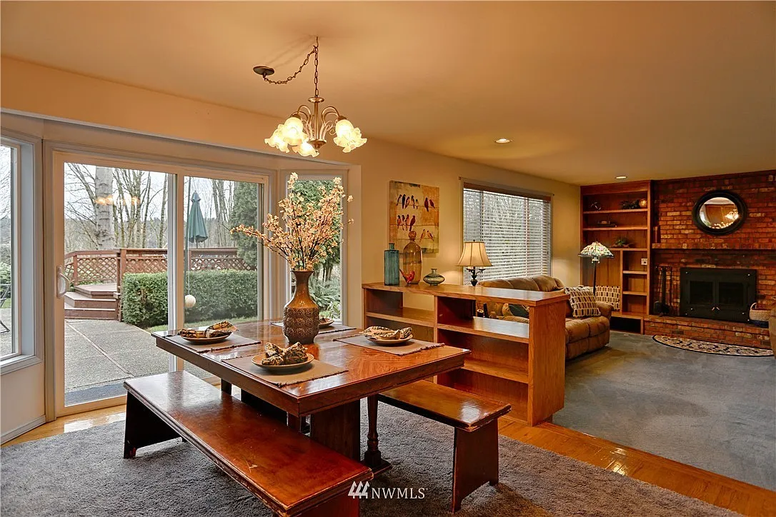 5 bed, 3010 sqft, $4,995 — Photo 3
