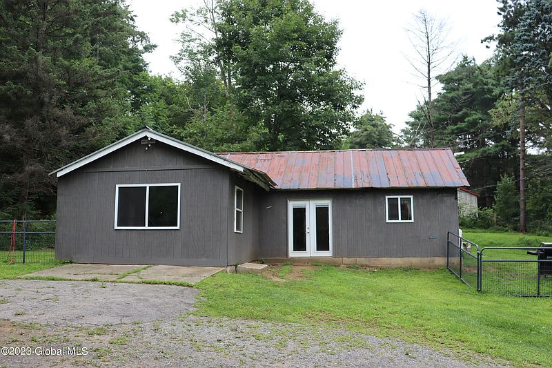 3rd image of 214 Lake Desolation Road