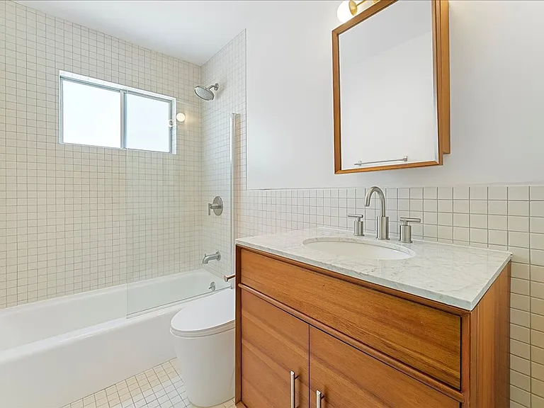 6615 Franklin Ave. — Photo 7