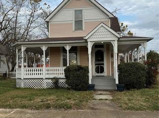 422 N Madison Ave, Lebanon, MO 65536