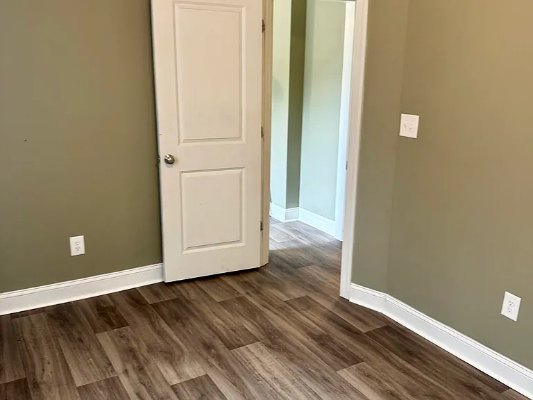 1206 Industrial Ave NE — Photo 5