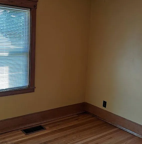 Smaller bedroom
