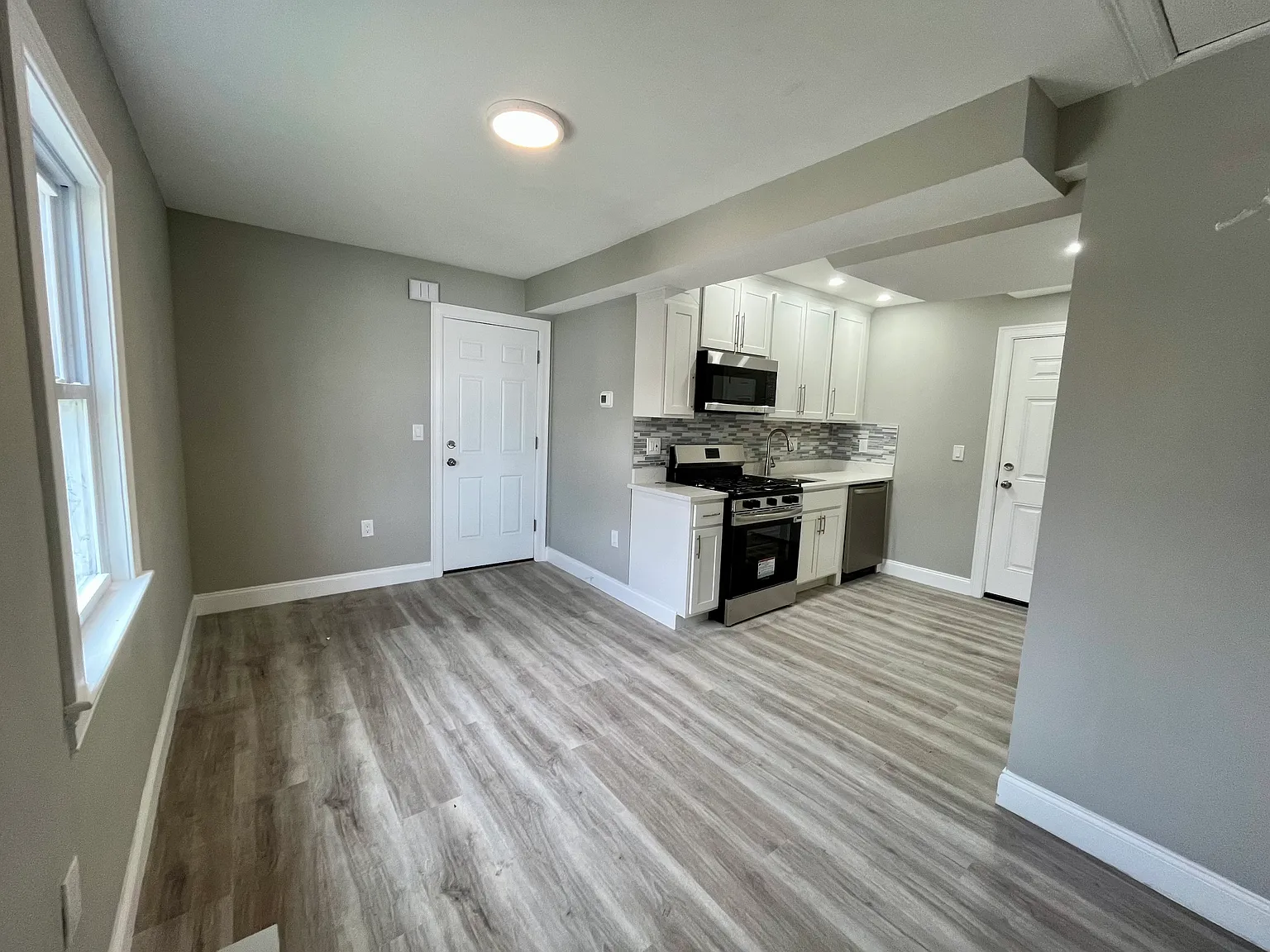 1 bed, 9999 sqft, $2,450 — Photo 3