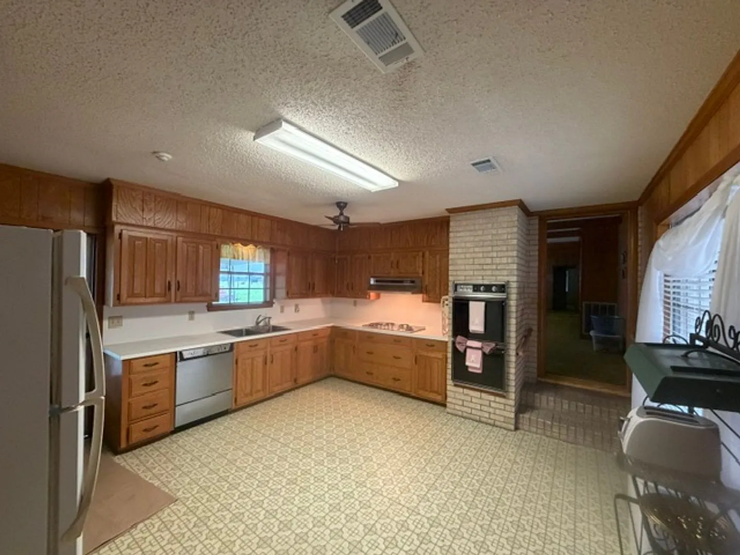 Spacious 3-Bedroom Home on an Expansive Lot in Maringouin — Photo 4