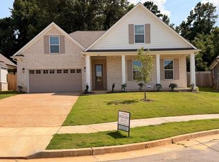 125 Live Oak Cv, Oakland, TN 38060