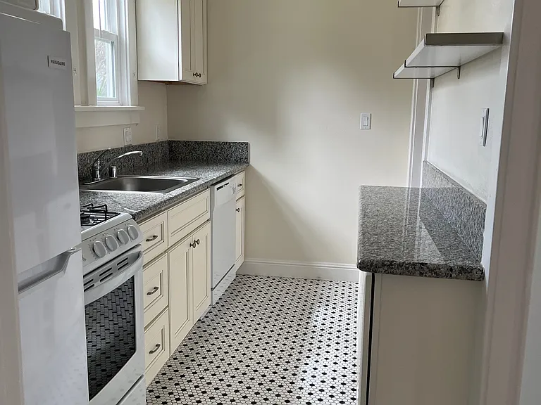 2116 San Jose Ave #9 — Photo 9