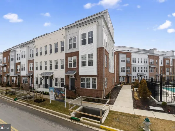 2521 Farmstead Dr #313, Rockville, MD 20850