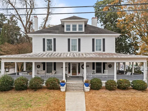 121 E 2nd St #201, Washington, NC 27889