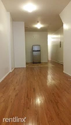 178 Ralph Avenue Livingroom