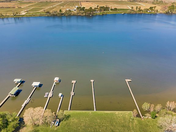 2nd image of 8049 Island Rd