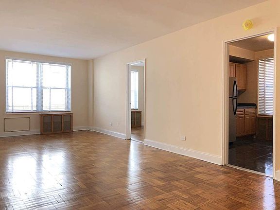 4th image of 14210 Roosevelt Ave Ste 21