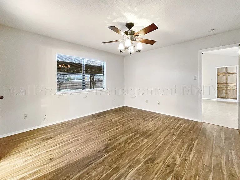 841 S Atkerson Ln — Photo 17