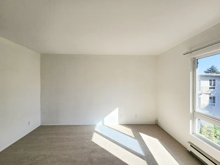 902 Peninsula Ave #405 — Photo 33